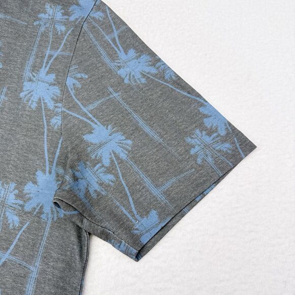 Travis Mathew Polo Shirt Men’s Size Medium Gray Blue Palm Tree Print Resort Golf - Picture 4 of 10